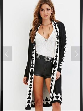 NWT-forever 21 Black & White Geometric Long Open-Front Cardigan size S